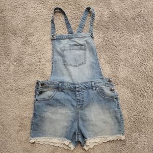 Overall shorts